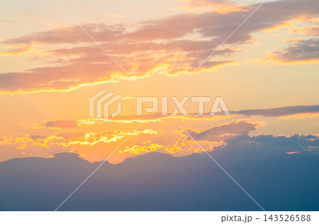雲に隠れた太陽 雲に隠れた太陽 143526588