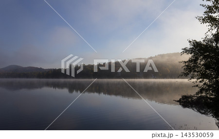 Lac-Superieur, Mont-tremblant, Quebec, Canada 143530059