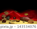 枯れ葉　クリ　さつま芋　松かさ　秋イメージ 143534076
