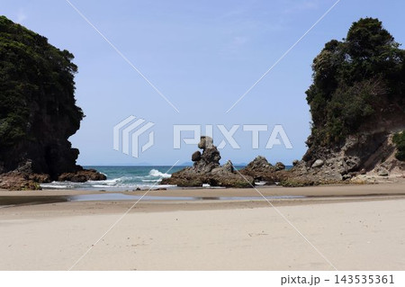 薩摩川内市　人形岩の風景 143535361