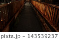 錆びた歩道橋 143539237