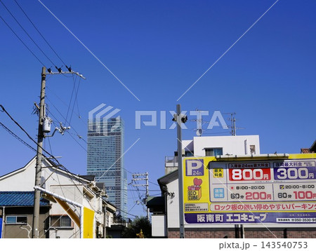 晴れた日のあべのハルカスのある風景がきれい 晴れた日のあべのハルカスのある風景がきれい 143540753