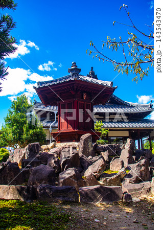 宇治川と興聖寺 本尊お釈迦様のご利益:心願成就,厄除け,開運,福徳 宇治川と興聖寺 本尊お釈迦様のご利益:心願成就,厄除け,開運,福徳 143543470