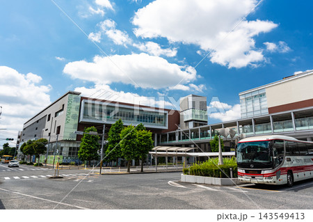 東急田園都市線たまプラーザ駅南口からロータリーを見る 神奈川県横浜市青葉区美しが丘 東急田園都市線たまプラーザ駅南口からロータリーを見る 神奈川県横浜市青葉区美しが丘 143549413
