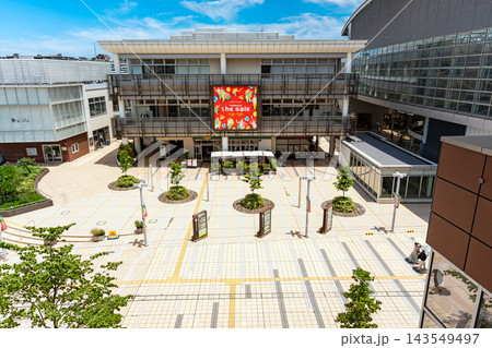 東急田園都市線たまプラーザ駅の北口風景　広場　神奈川県横浜市青葉区美しが丘 143549497