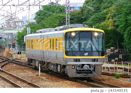 新大阪駅へ進入する事業用車両キヤ141 新大阪駅へ進入する事業用車両キヤ141 143549535