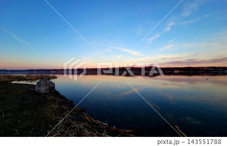 Peaceful Tidal River Reflecting Twilight Sky Peaceful Tidal River Reflecting Twilight Sky 143551788