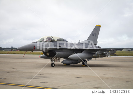 F-16D戦闘機 F-16D戦闘機 143552558
