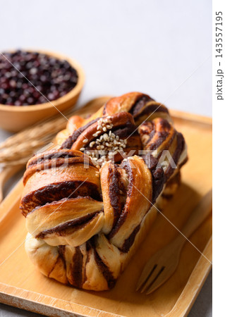 Sweet bread red bean on wooden tray, homemade asian bakery 143557195