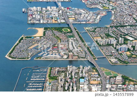 大阪伊丹空港離陸後、JR西宮駅、芦屋浜上空(2026年9月撮影) 大阪伊丹空港離陸後、JR西宮駅、芦屋浜上空(2026年9月撮影) 143557899