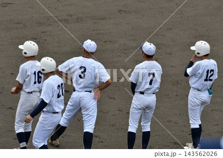 野球をする高校野球選手 野球をする高校野球選手 143562026
