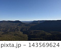 ブルーマウンテンズの展望台からの景色 143569624