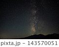 長野県川上村・山稜から立ち上る夏の天の川 143570051