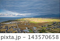 秋空の午後、日本の富山県黒部川扇状地 143570658