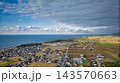 秋空の午後、日本の富山県黒部川扇状地 143570663