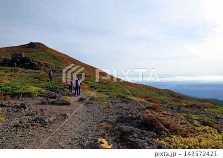 秋の紅葉の栗駒山 秋の紅葉の栗駒山 143572421