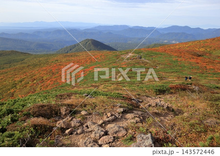 秋の紅葉の栗駒山 秋の紅葉の栗駒山 143572446