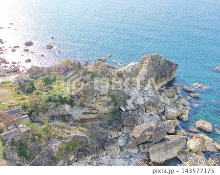 地震で景色の変わった窓岩 地震で景色の変わった窓岩 143577175