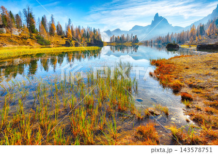 Unbelivable view on Federa Lake early in the morning at autumn. 143578751