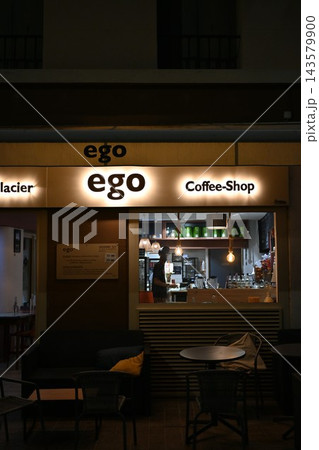 夜のカフェ 143579900