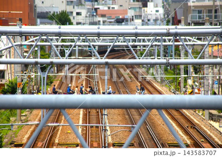 東京都豊島区の上池袋付近の線路の風景 東京都豊島区の上池袋付近の線路の風景 143583707