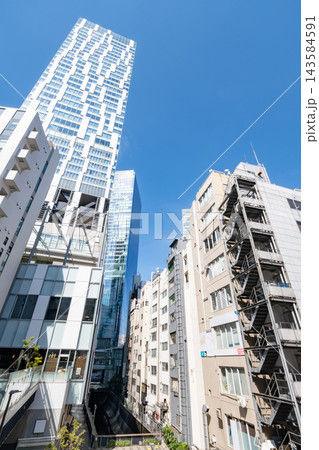 渋谷の超高層ビル群を望む 143584591