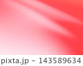 暖色系（うす赤、ピンク色系）ゆるやかなラインの背景 143589634