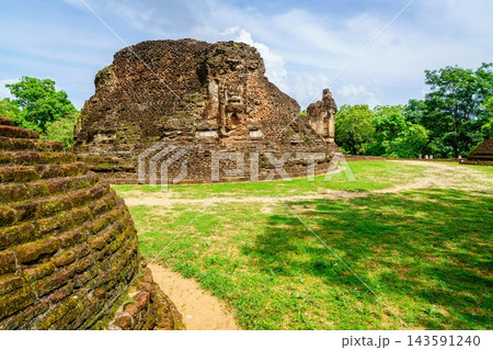 Circular brick structure at Potgul Vihara, Polonnaruwa, Sri Lanka 143591240