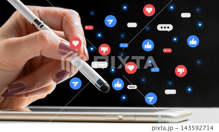 Engagement through social media chats and calls using a smartphone and stylus Engagement through social media chats and calls using a smartphone and stylus 143592714