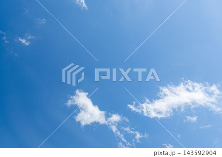 夏の爽やかな青空と浮かぶ夏雲98 夏の爽やかな青空と浮かぶ夏雲98 143592904