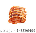 豚ロース肉を焼肉のタレに漬けて下準備【白背景・切り抜き】 143596499