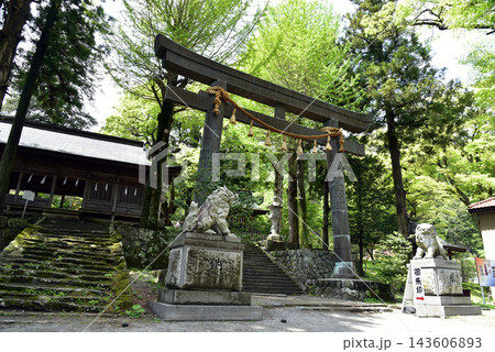 諏訪大社上社前宮の鳥居 143606893