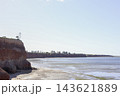 南オーストラリア州アードロスンの赤い海岸崖と青い空 南オーストラリア州アードロスンの赤い海岸崖と青い空 143621889