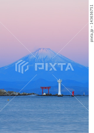 真名瀬海岸から見るビーナスベルト富士 真名瀬海岸から見るビーナスベルト富士 143636751
