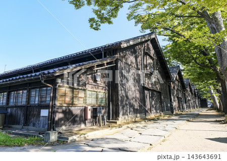 明治時代に建てられた米保管倉庫である山居倉庫 143643691