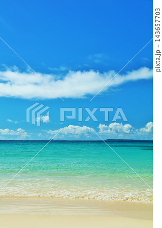 沖縄　伊良部島　渡口の浜 143657703