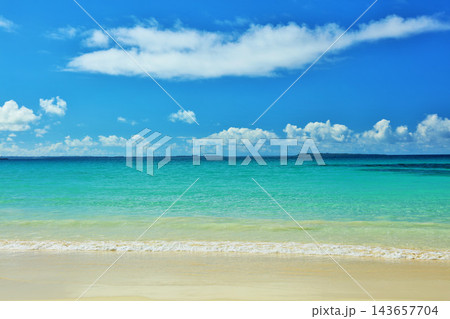 沖縄 伊良部島 渡口の浜 沖縄 伊良部島 渡口の浜 143657704