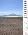 霧島市の国分海浜公園から見た錦江湾と桜島 143658338