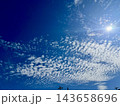 太陽と秋の空 143658696
