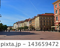 【ポーランド】　【ワルシャワ】　ワルシャワ歴史地区　ザムコビ広場　街並み 143659472