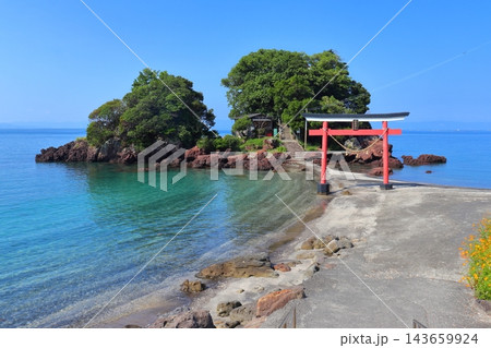 海に浮かぶ荒平天神 （菅原神社）（鹿児島県鹿屋市） 143659924