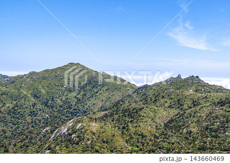 屋久島世界自然遺産の春　宮之浦岳方面　黒味岳から　  143660469