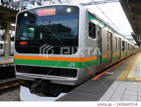 JR池袋駅ホームに停車中のE231系近郊形電車(快速湘南新宿ライン・U511編成) JR池袋駅ホームに停車中のE231系近郊形電車(快速湘南新宿ライン・U511編成) 143660534