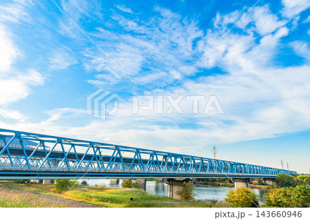 東京と千葉を結ぶ葛飾大橋 東京と千葉を結ぶ葛飾大橋 143660946