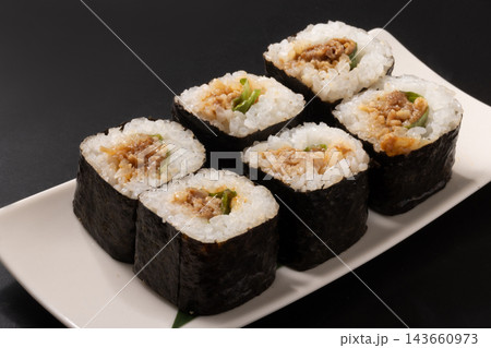 細巻き寿司（牛カルビ） 143660973