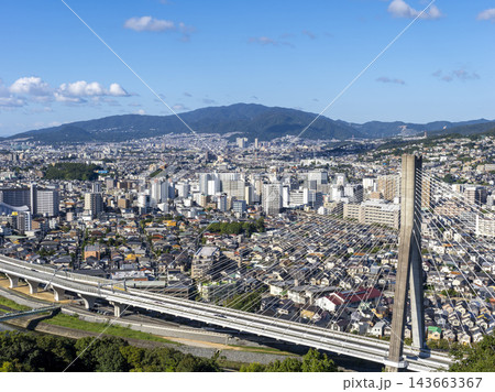 秋晴れの都市景観 143663367