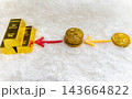 コインから金塊へ　儲かるイメージ 143664822