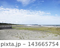 秋の千葉県大原海水浴場 遠くに太東崎を望む 143665754
