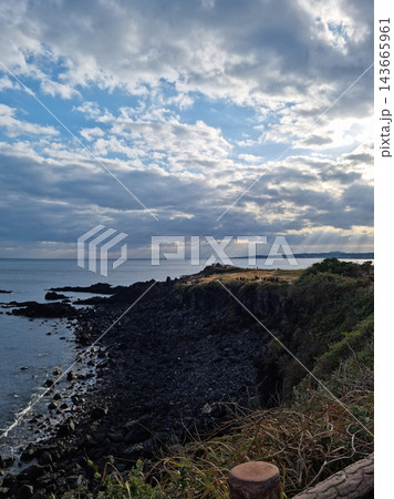 This is the scenery of Seopjikoji, Jeju Island.	 143665961