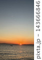 海に沈む夕日 143666846